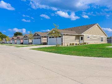 2 BR, 2 BA Apartment 2982 Red Spruce Drive Unit 2721T, Greenfield, IN 46140