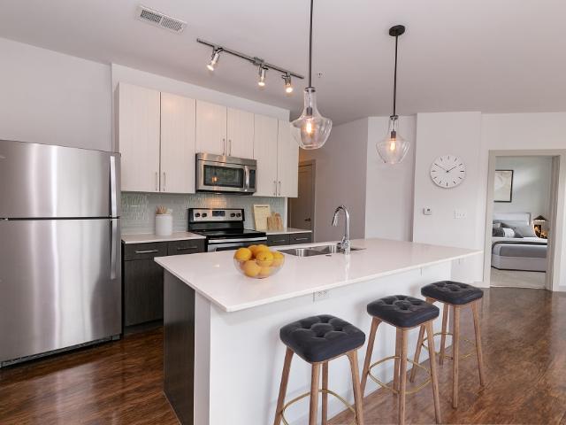 2 BR, 2 BA Apartment 299 North Highland Avenue Northeast Unit 4042, Atlanta, GA 30307