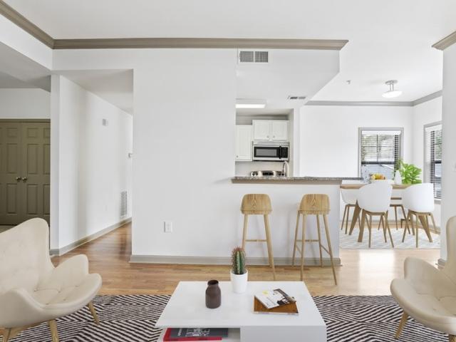 2 BR, 2 BA Apartment 2000 Monroe Place Northeast Unit 2103, Atlanta, GA 30324