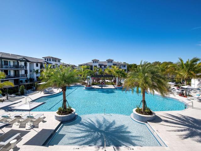2 BR, 2 BA Apartment 2000 Stirling Road Unit 112, Hollywood, FL 33020