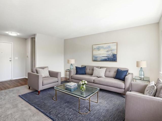 2 BR, 2 BA Apartment 2000 W Illinois Avenue Unit 401, Aurora, IL 60506