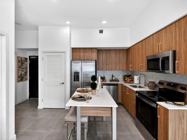2 BR, 2 BA Apartment 2001 Van Buren Street Unit 557, Hollywood, FL 33020