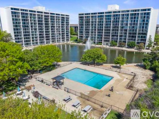 2 BR, 2 BA Apartment 2005 S Finley Rd, Unit 604, Lombard, IL 60148