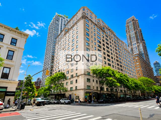 2 BR, 2 BA Apartment 200 East 71st Street, New York, NY 10021
