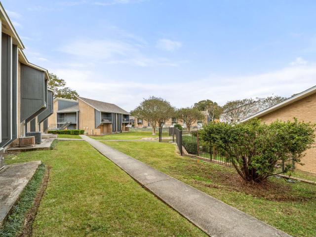 2 BR, 2 BA Apartment 200 Merchants Blvd Unit 41, Lafayette, LA 70508