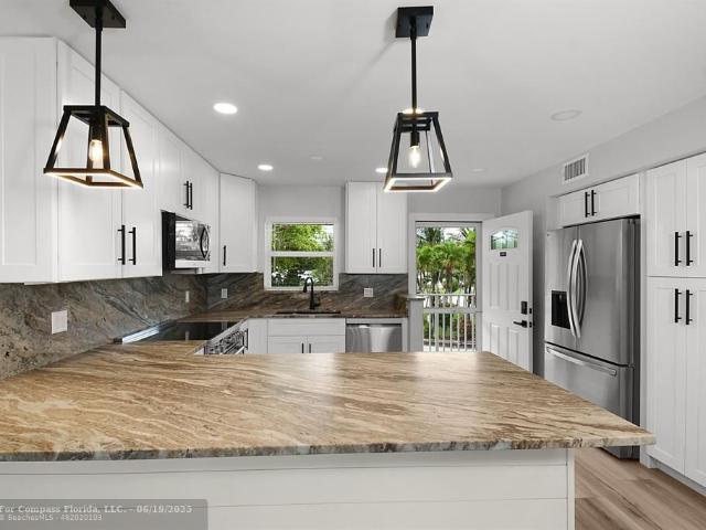 2 BR, 2 BA Apartment 200 North El Mar Drive, Jensen Beach, FL 34957