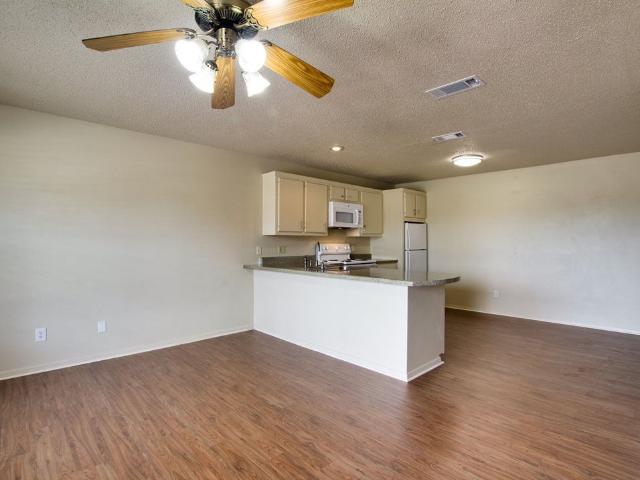 2 BR, 2 BA Apartment 200 Parkview Estates Unit 055, Kilgore, TX 75662