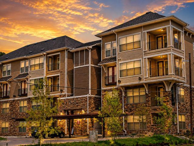 2 BR, 2 BA Apartment 2010 Rebsamen Park Road Unit 206, Little Rock, AR 72202