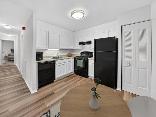 2 BR, 2 BA Apartment 2012 Baltimore Road Unit E34, Rockville, MD 20851