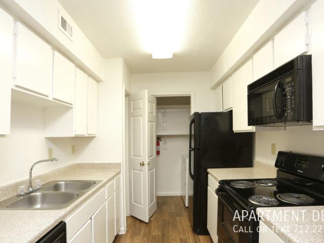 2 BR, 2 BA Apartment 2014 N Fry RdÂ, Katy, TX 77449