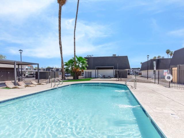 2 BR, 2 BA Apartment 2020 W Glendale Ave Unit 2100, Phoenix, AZ 85021
