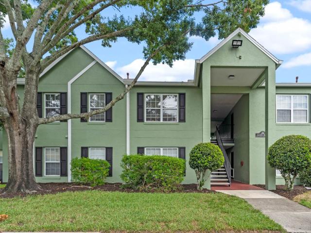 2 BR, 2 BA Apartment 2025 Dixie Belle Dr Orlando, FL 32812