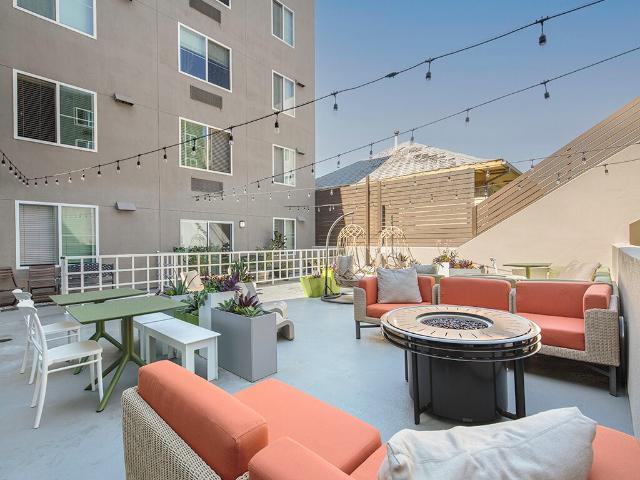 2 BR, 2 BA Apartment 2040 Columbia Street Unit 406, San Diego, CA 92101