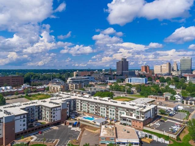 2 BR, 2 BA Apartment 206 N Green Street Unit 428, Winston Salem, NC 27101