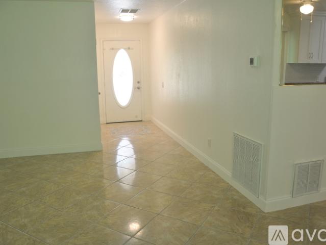 2 BR, 2 BA Apartment 2102 Las Palmas Circle, Orlando, FL 32822