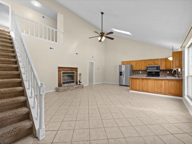 2 BR, 2 BA Apartment 2107 N Keebler Ave, Collinsville, IL 62234