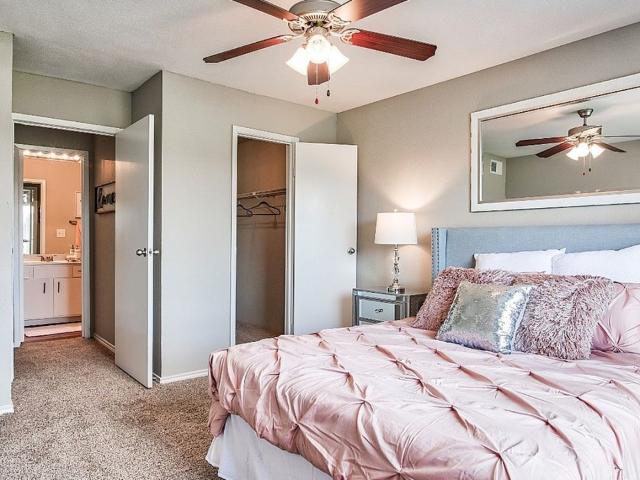 2 BR, 2 BA Apartment 210 Wells Fargo Drive Unit 1207, Houston, TX 77090