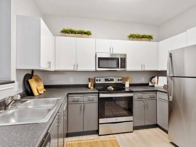 2 BR, 2 BA Apartment 210 South Prairie View Drive Unit 1138, West Des Moines, IA 50266