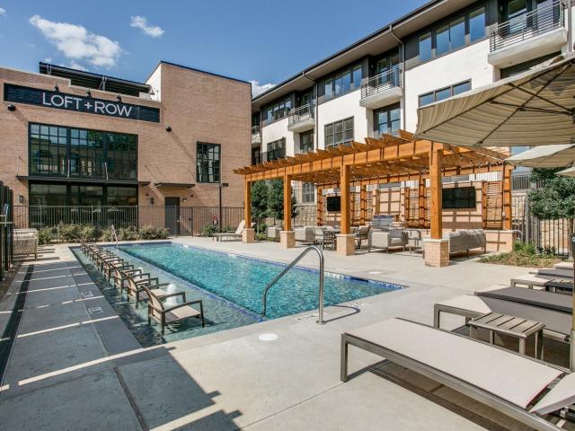 2 BR, 2 BA Apartment 2110 N Peak St Unit 3103, Dallas, TX 75204