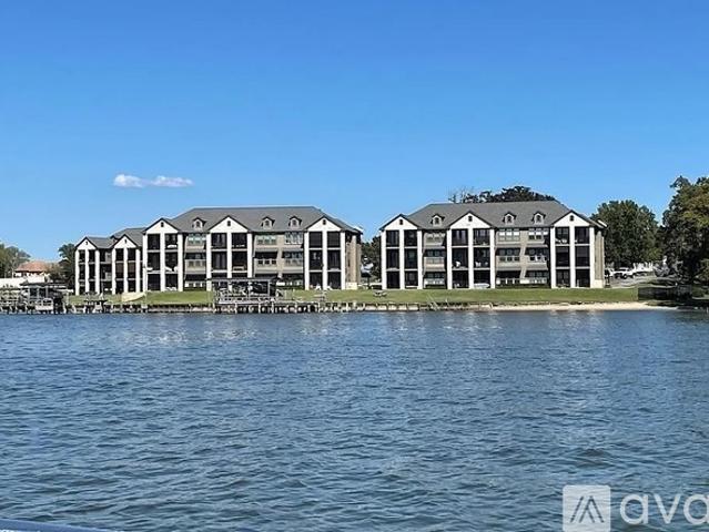 2 BR, 2 BA Apartment 2112 Farm To Market Road 3186, Unit B8, Onalaska, TX 77360