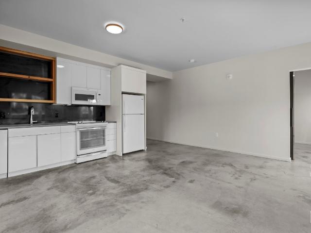 2 BR, 2 BA Apartment 2112 Northwest Quimby Street Unit 0520, Portland, OR 97210