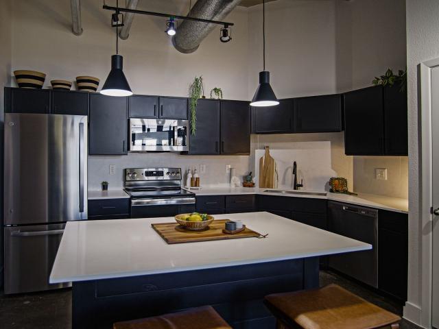2 BR, 2 BA Apartment 2115 Runnels Street Unit 5102, Houston, TX 77003