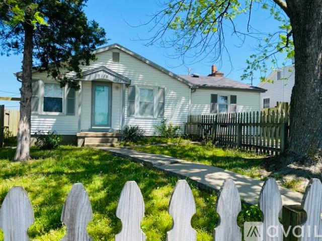 2 BR, 2 BA Apartment 2118 Merriwether St, Cape Girardeau, MO 63703