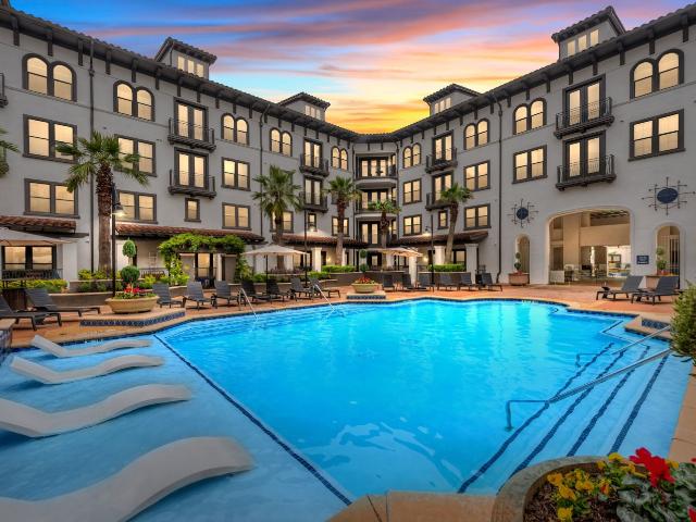 2 BR, 2 BA Apartment 2121 Allen Parkway Unit 1086, Houston, TX 77019