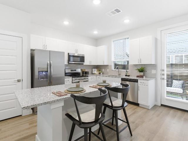 2 BR, 2 BA Apartment 21400 Big Spring Valley Avenue Unit 204, Spring, TX 77388