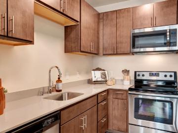 2 BR, 2 BA Apartment 2141 S Robinson Ave Unit B301, Milwaukee, WI 53207