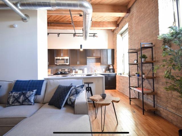2 BR, 2 BA Apartment 214 East Florida Street Unit 521, Milwaukee, WI 53204