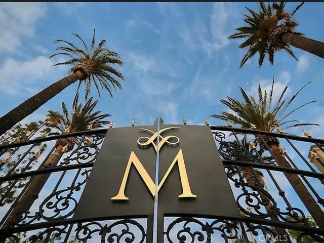 2 BR, 2 BA Apartment 21500 Burbank Blvd, Woodland Hills, CA 91367