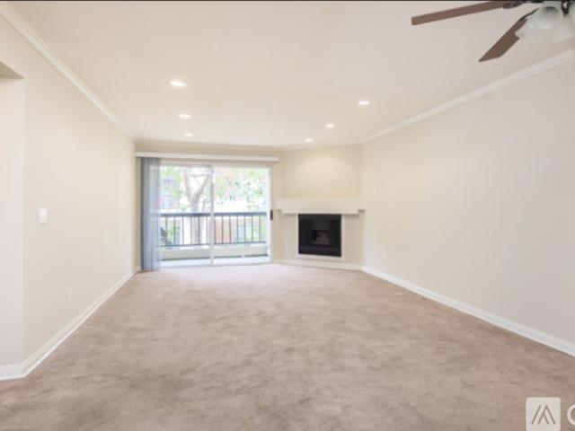 2 BR, 2 BA Apartment 21550 Burbank Boulevard, Unit Apt. 217, Woodland Hills, CA 91367