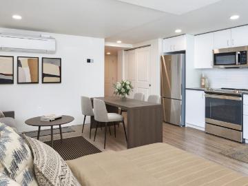 2 BR, 2 BA Apartment 215 1st Ave W Unit 504, Seattle, WA 98119