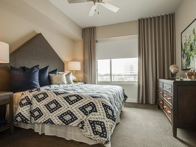 2 BR, 2 BA Apartment 215 Barton Springs Rd, Austin, TX 78704
