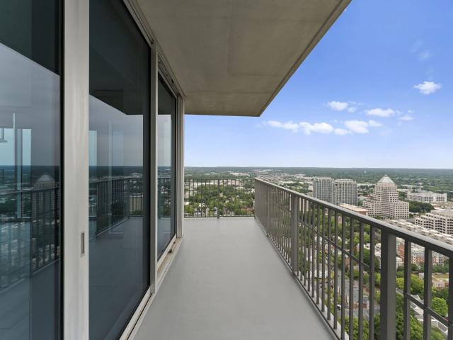 2 BR, 2 BA Apartment 215 North Pine Street Unit 3306, Charlotte, NC 28202