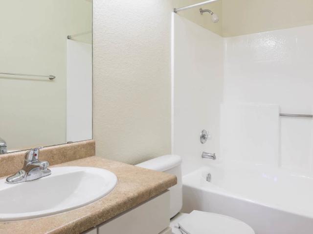 2 BR, 2 BA Apartment 21622 Marguerite Parkway Unit 418, Mission Viejo, CA 92692