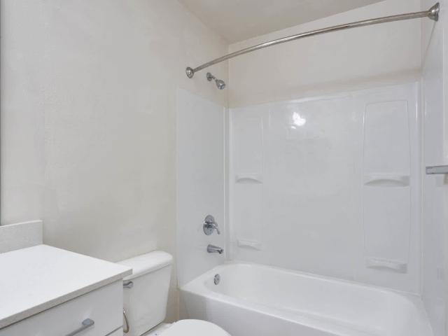 2 BR, 2 BA Apartment 21623 16 Drive Southeast Unit 108, Bothell, WA 98021