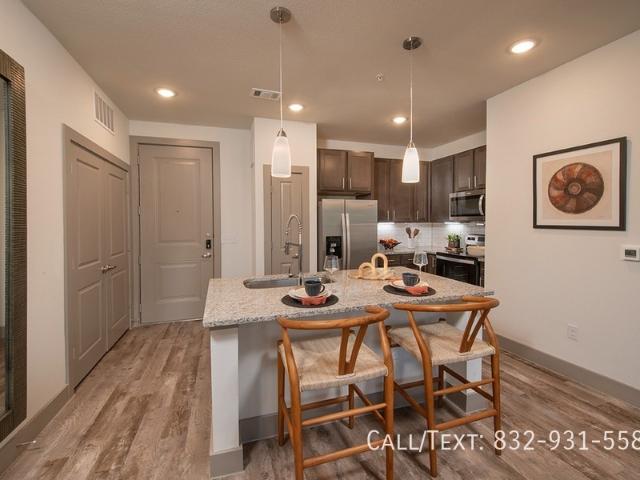 2 BR, 2 BA Apartment 21799 Cypress Rose Hill Rd, Tomball, TX 77377