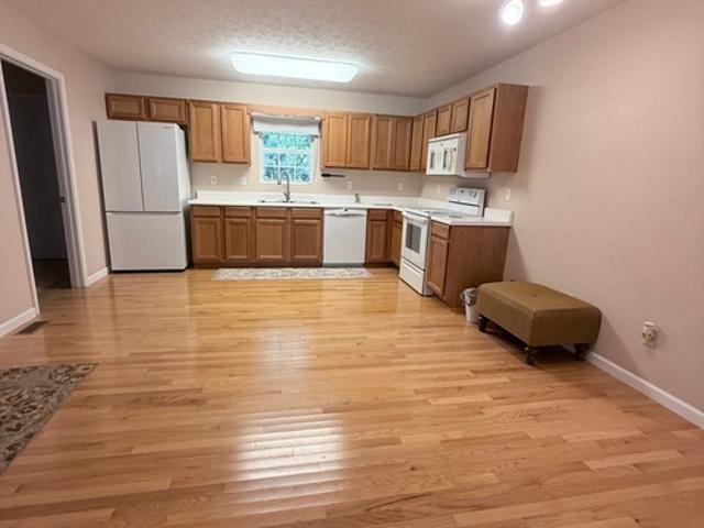 2 BR, 2 BA Apartment 218 Eden Woods, Clarkesville, GA 30523