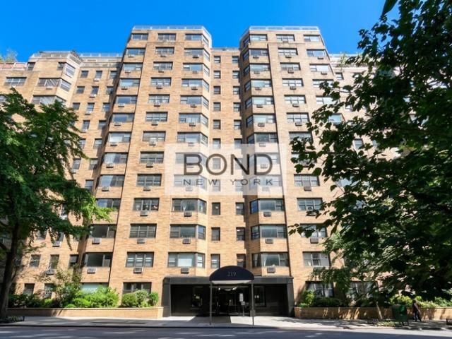 2 BR, 2 BA Apartment 219 East 69th Street, New York, NY 10021