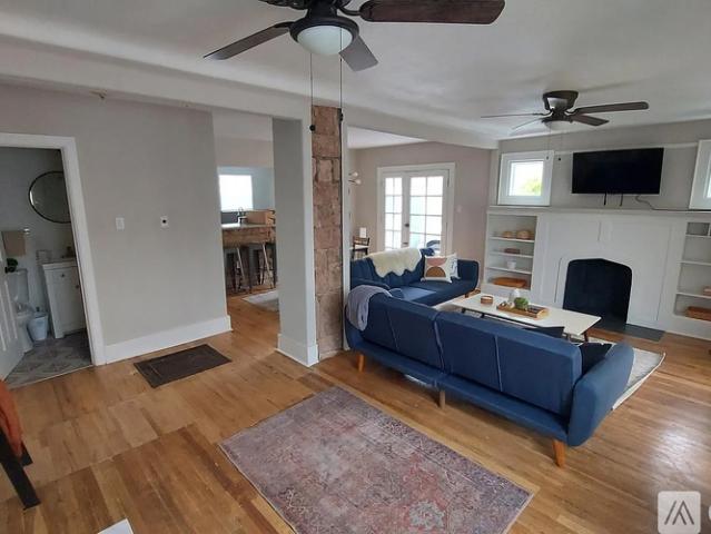 2 BR, 2 BA Apartment 219 Girard Boulevard Southeast, Unit 1 Furnished, Albuquerque, NM 87106
