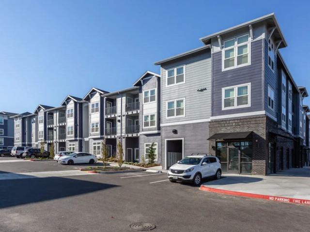 2 BR, 2 BA Apartment 22100 NE Halsey St Unit E238, Fairview, OR 97024