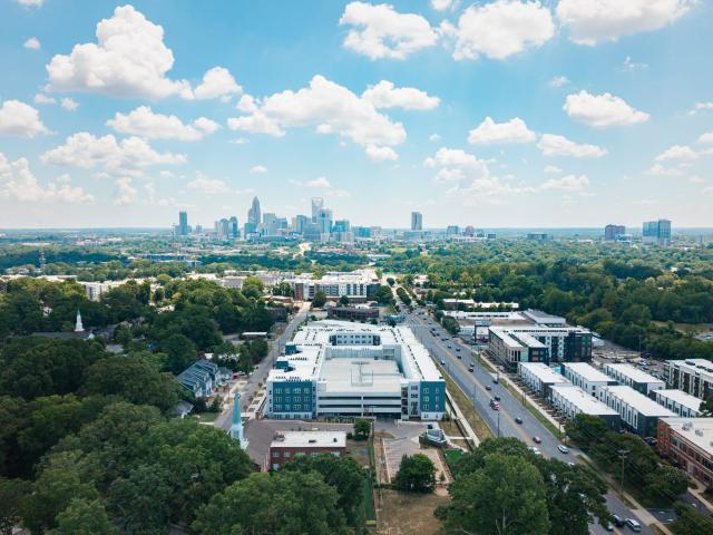 2 BR, 2 BA Apartment 2220 Berryhill Road Unit 309, Charlotte, NC 28208