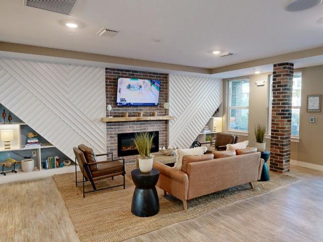 2 BR, 2 BA Apartment 2220 W First St Unit 164, Fort Myers, FL 33901