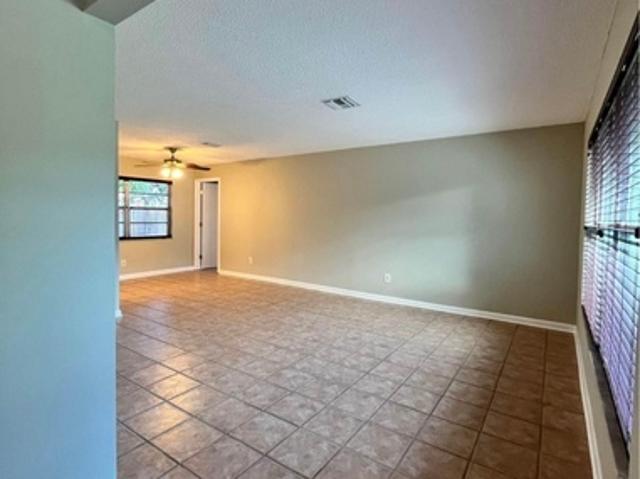 2 BR, 2 BA Apartment 2224 Willow Tree Trail, Clearwater, FL 33763