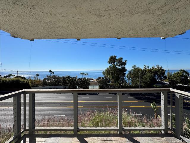 2 BR, 2 BA Apartment 222 Arch Street, Laguna Beach, CA 92651