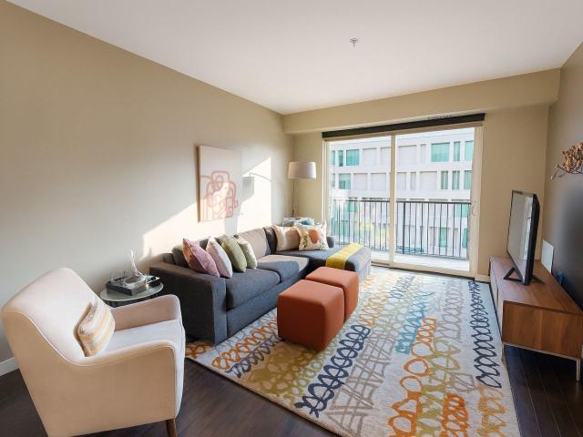2 BR, 2 BA Apartment 222 Hennepin Avenue South Unit 510, Minneapolis, MN 55403