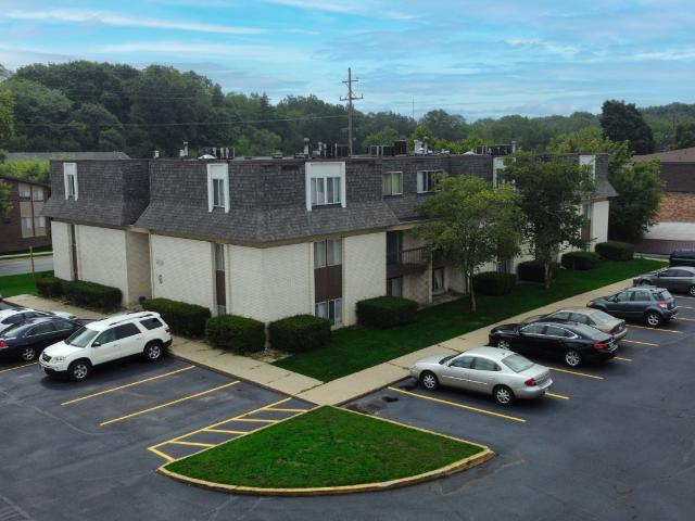2 BR, 2 BA Apartment 222 South Kendall Avenue Unit 26, Kalamazoo, MI 49006