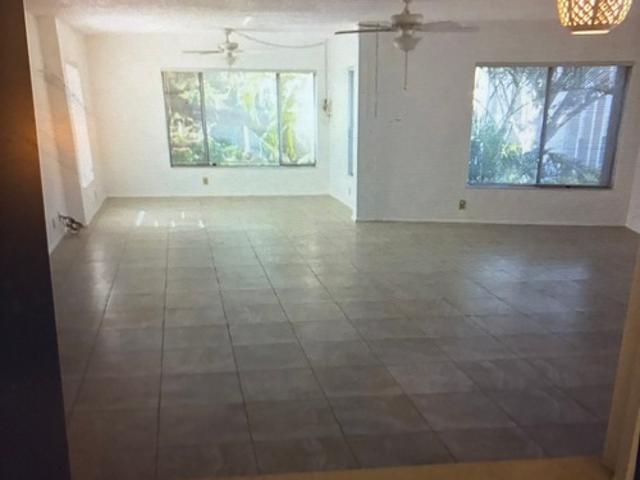 2 BR, 2 BA Apartment 2264 Winkler Avenue, Unit 209, Fort Myers, FL 33901